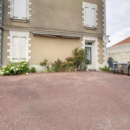 3 Pieces A 150m De La Avec Cour Fermee Et Terrasse Ensoleillee - Fr-1-746-12 * קורסיי-סור-מר