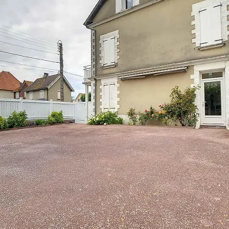 3 Pieces A 150m De La Avec Cour Fermee Et Terrasse Ensoleillee - Fr-1-746-12 Holiday home *